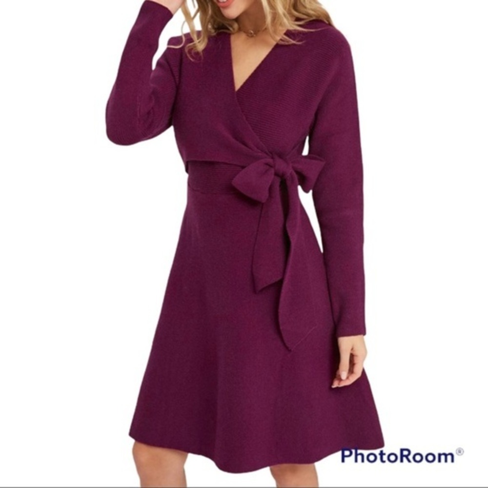 SURPLICE WRAP SWEATER DRESS‎